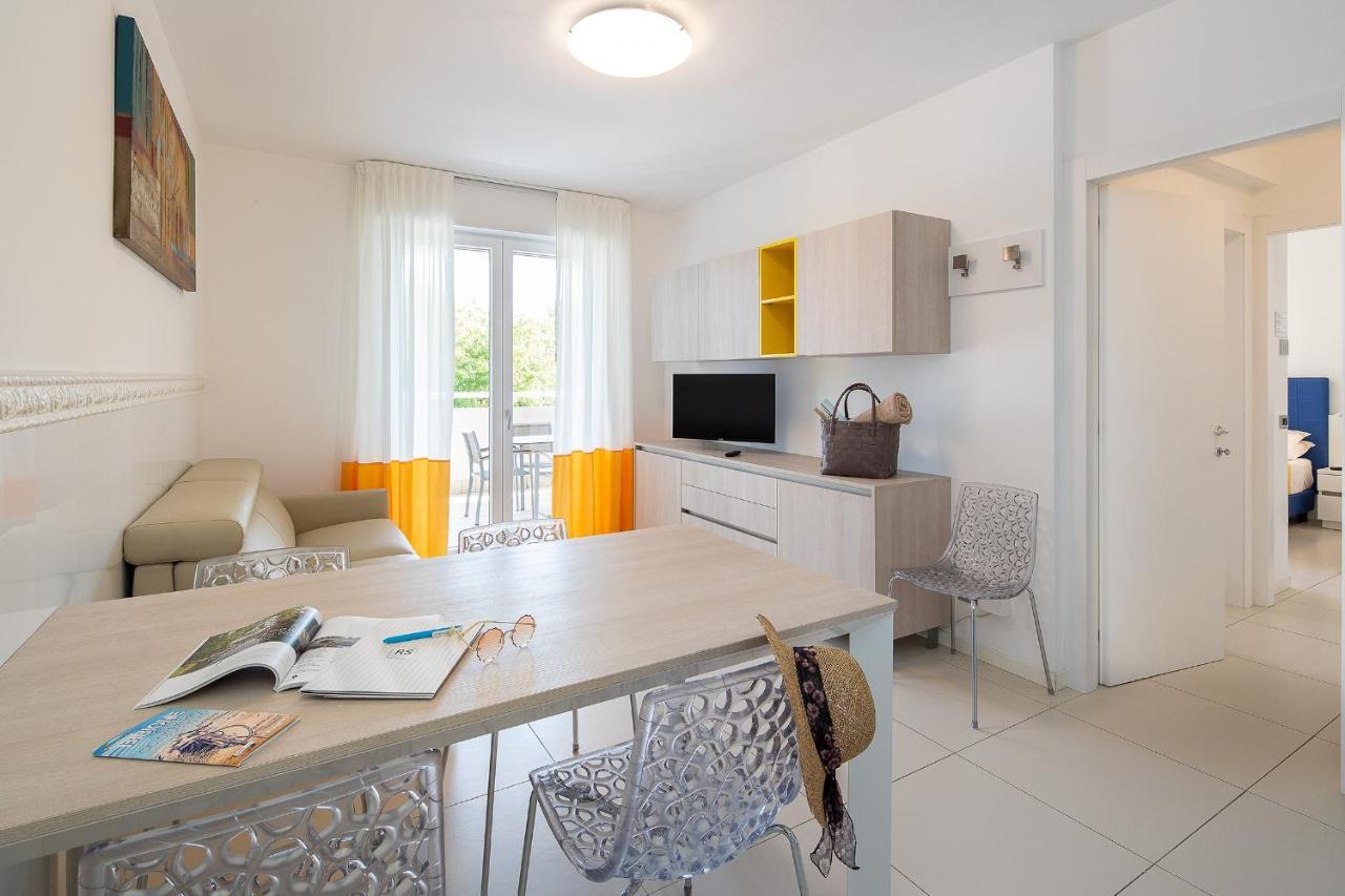 Residence Serenissima Bibione Bagian luar foto