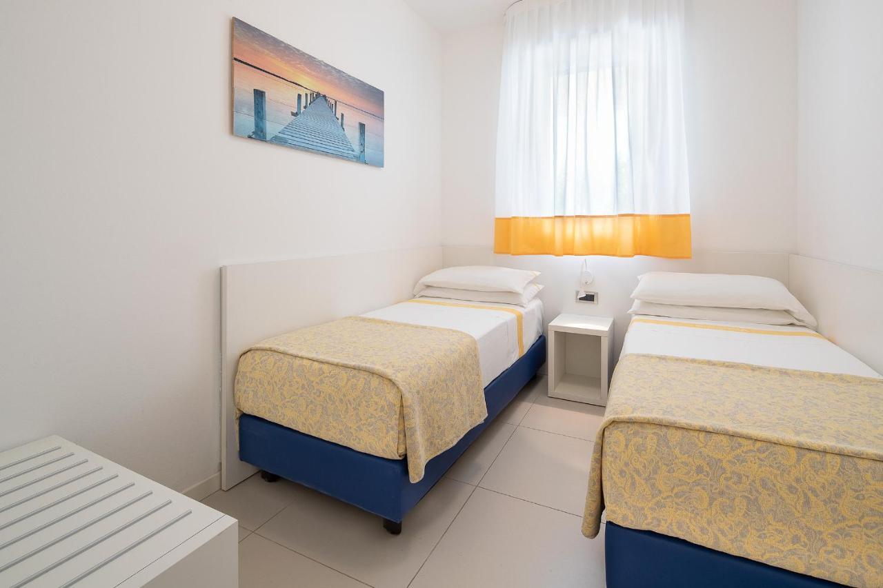Residence Serenissima Bibione Bagian luar foto