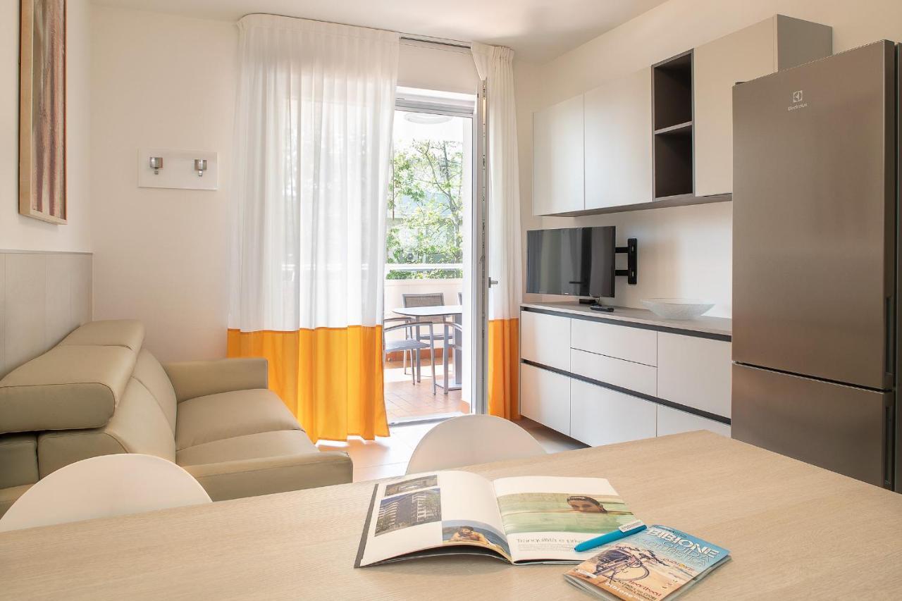 Residence Serenissima Bibione Bagian luar foto