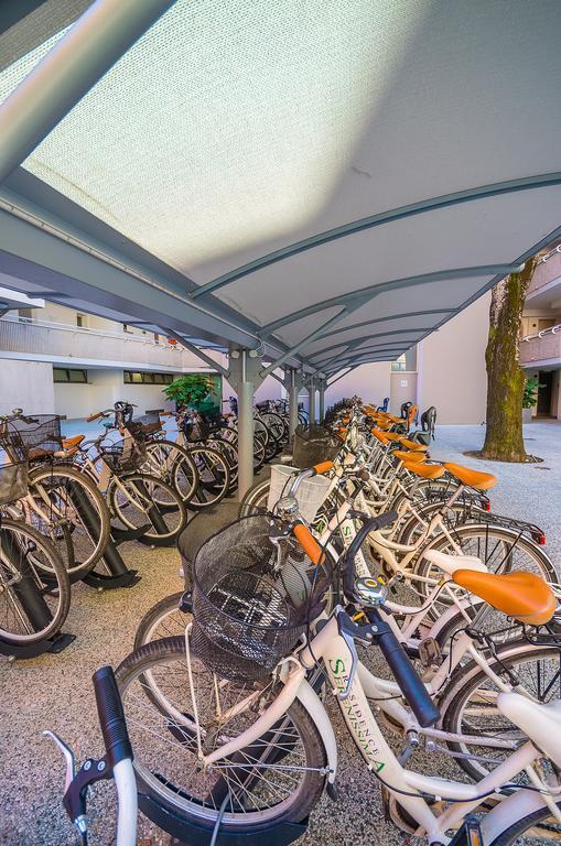 Residence Serenissima Bibione Bagian luar foto