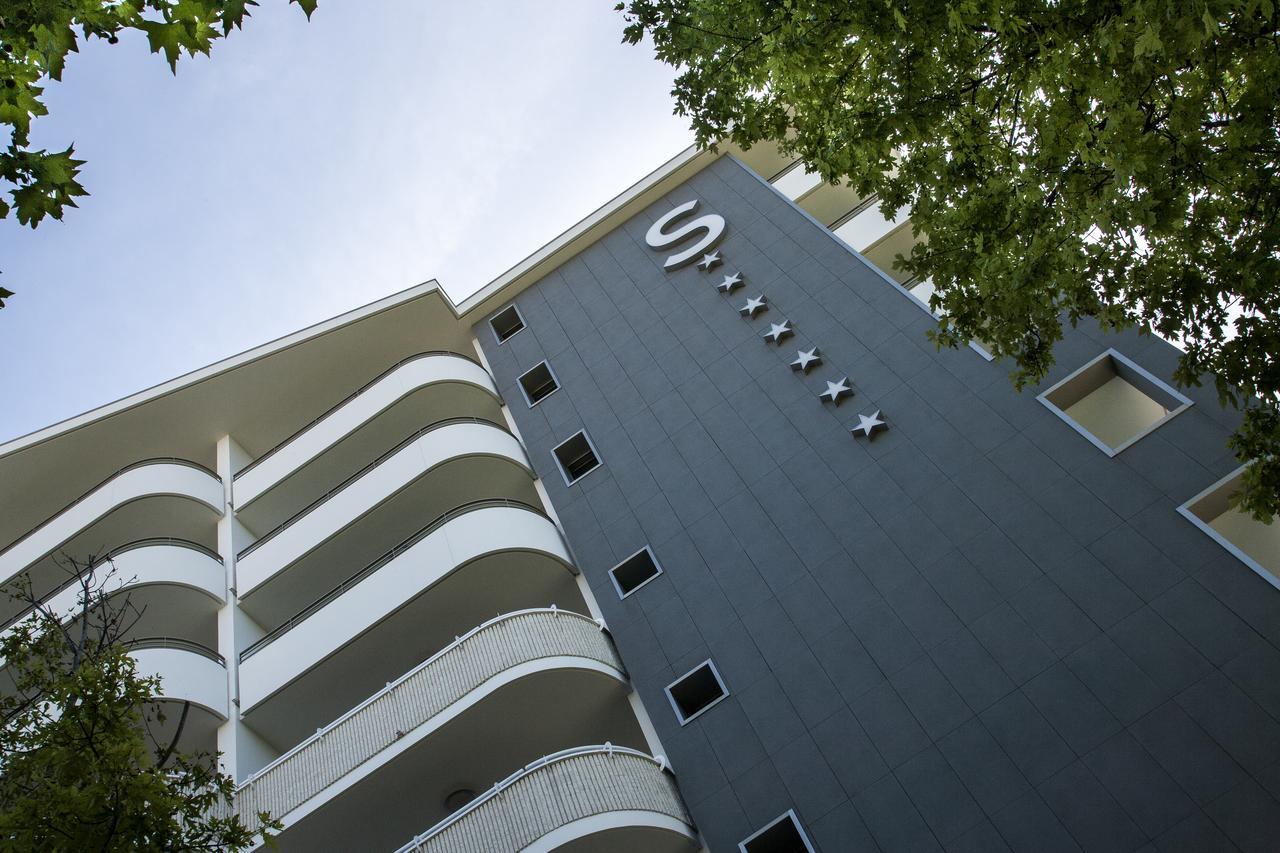 Residence Serenissima Bibione Bagian luar foto