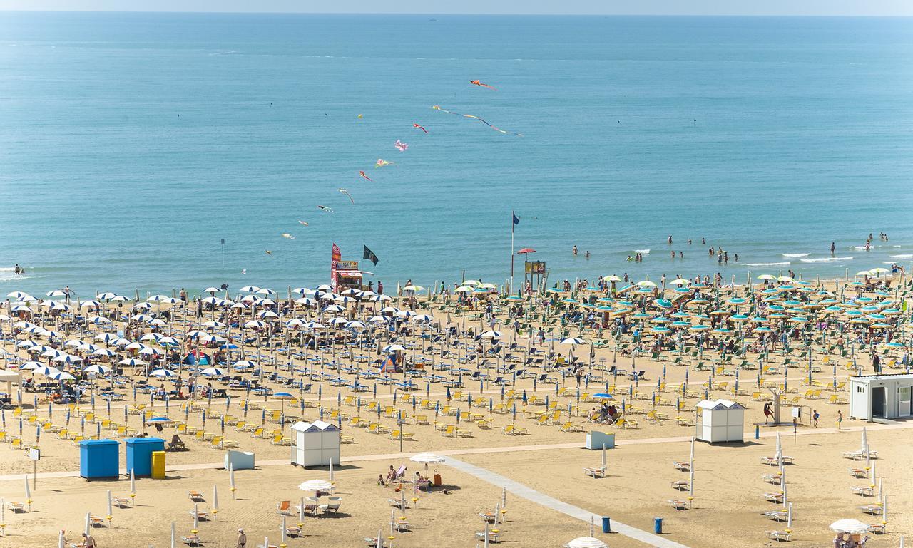 Residence Serenissima Bibione Bagian luar foto