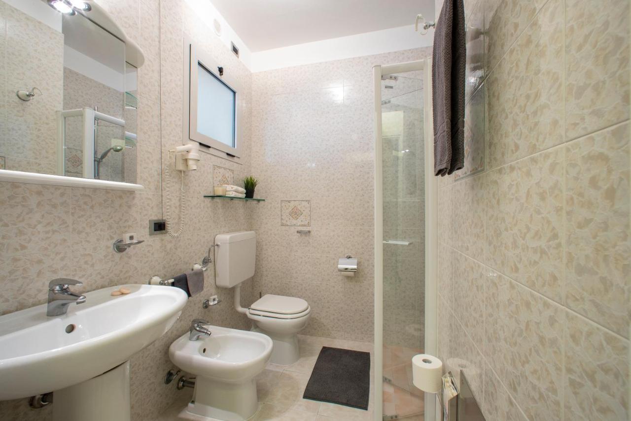 Residence Serenissima Bibione Bagian luar foto
