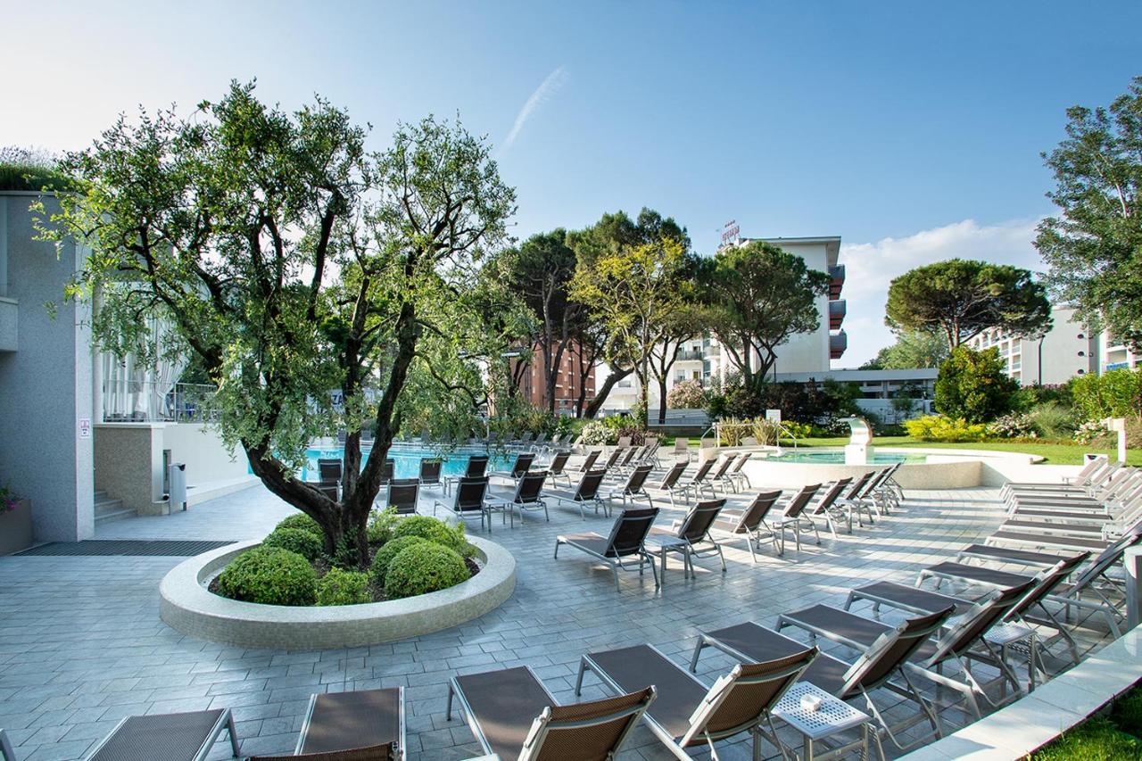 Residence Serenissima Bibione Bagian luar foto